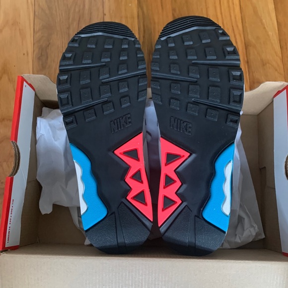 🚨SOLD 🚨 Brand New Air Structure - Picture 4 of 8